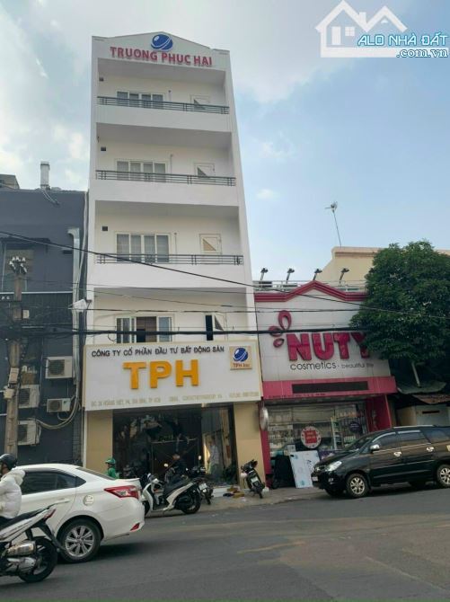 Bán tòa nhà 2MT Hoàng Văn Thụ, P.8 Phú Nhuận. DT: 6mx20m, CN: 120m2, 5 Tầng. Giá: 39 tỷ TL