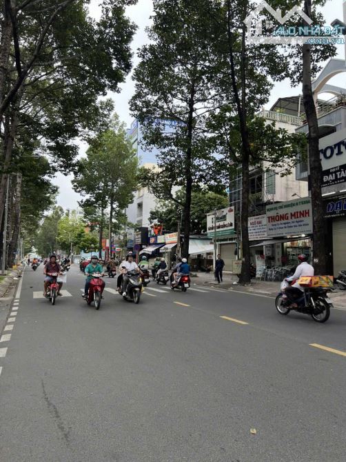 Bán nhà Mặt Tiền Đường Tô Hiến Thành, P.14, Quận 10. DT = 120m2 :