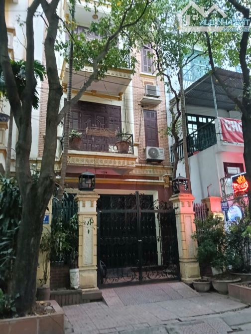 CHO THUÊ NHÀ NGUYỄN VĂN HUYÊN- CẦU GIẤY - HÀ NỘI  Diện tích: 65 m2 x4 tầng Mặt tiền: 6 m