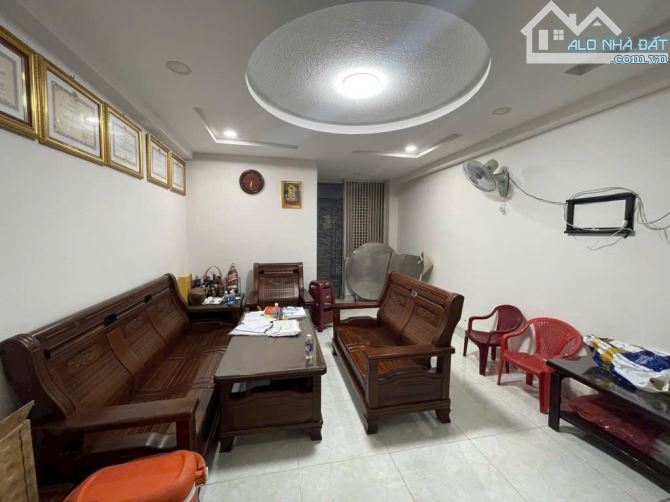 MT BẾN BÌNH ĐÔNG MUA ĐẤT TẶNG NHÀ 60M2 NGANG KHỦNG