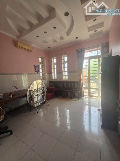 BÁN NHÀ BIỆT THỰ VIP TRUNG TÂM BÌNH THỌ, RẺ NHƯ GIÁ ĐẤT, NGANG 8.8M, ÔTÔ TRÁNH 2TẦNG