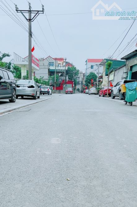 Bánn hoa hậu phân lô ô tô tránh phóng vù vù 121m Mai Châu _Đại Mạch
