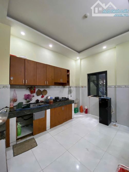 Bán Khách Sạn Lò Lu Thu Nhập 130 Triệu/Tháng,Quận 9