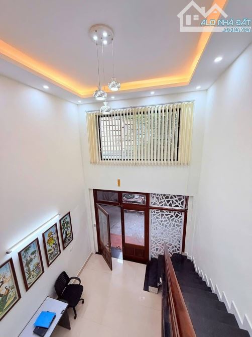8,2 TỶ-  SIÊU PHẨM-LÊ QUANG ĐẠO-DT 49m-5 TẦNG-MT 3,8m-DÂN XÂY - 15M O TÔ - 2 THOÁNG