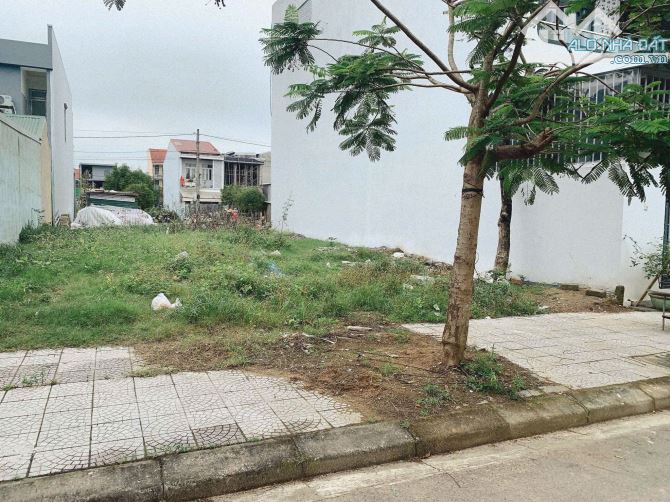 MẶT TIỀN HÀ VĂN CHÚC VIEW KÊNH THOÁNG MÁT, bàu vá, TP Huế.  💰 Giá chỉ: 3.3xx TỶ _________