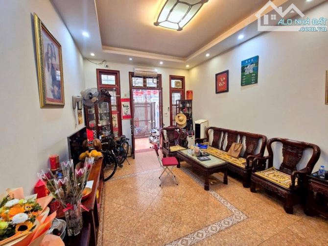 BÁN NHÀ NGÕ 34  ÂU CƠ  - TÂY HỒ 97M x 6 Tầng mt 6.75M