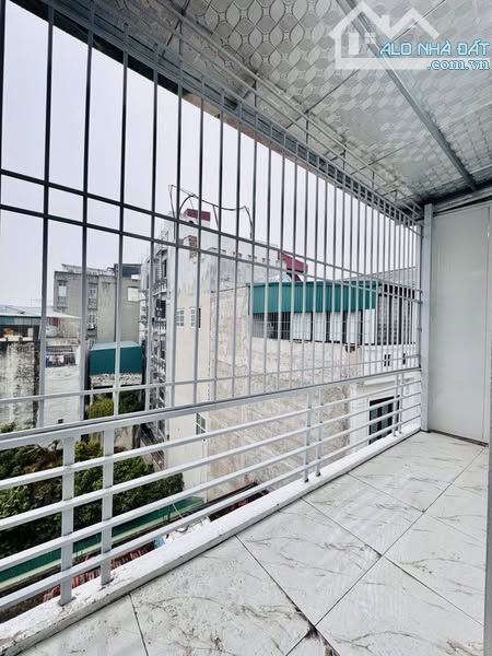 BÁN Căn góc, thoáng sáng, 5 tầng phố Ngũ Nhạc.