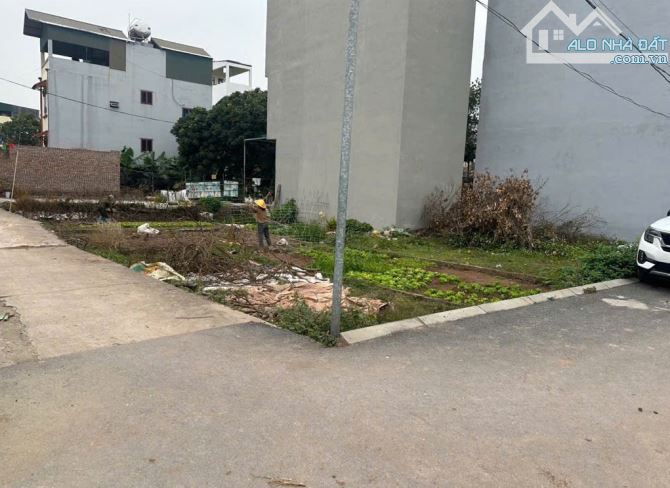 Bán đất Ỷ Lan, Đặng Xá 40m2, mt 4.9m, ô tô 7 chỗ vào đất, 3.56 tỷ