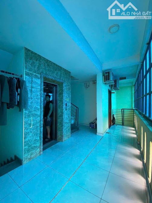 Bán Khách Sạn Lò Lu Thu Nhập 130 Triệu/Tháng,Quận 9 - 10