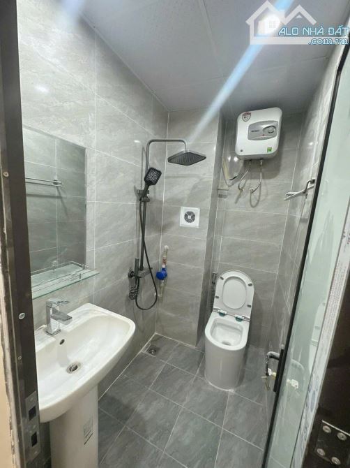 bán nhà cho thuê căn hộ  Yên Lãng, Láng Hạ, Đống Đa, DT :51m2. Giá : 17,2 Tỷ - 2