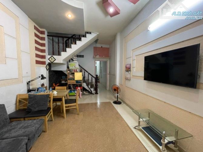 HIẾM,1 CĂN DUY NHẤT,NGAY TÊN LỬA NHÀ ĐẸP 2 TẦNG,HẺM Ô TÔ ĐỖ CỬA,65M2 (4×16),4PN,CHỈ 4.xxtỷ - 1