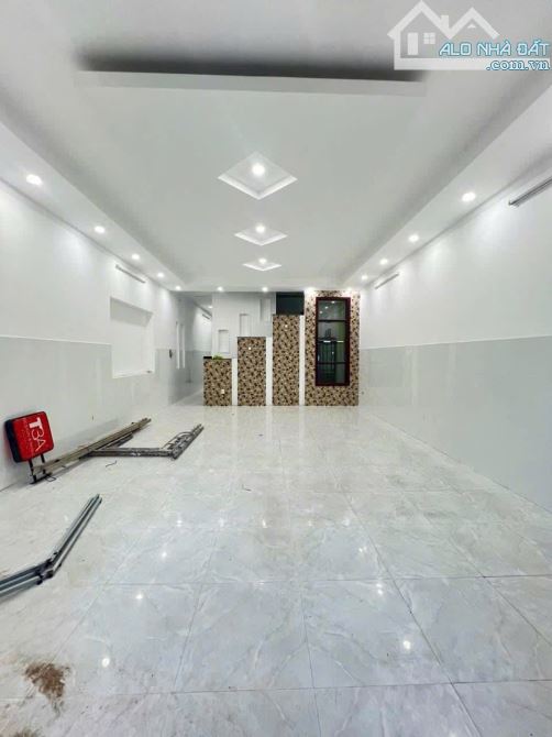 Cho Thuê Nhà Trệt 3 Lầu 5Pn Trục Chính KDC Nam Long - 1