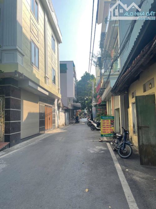 Khách em cần bán lô đất tại Phùng Hưng, thị trấn Phùng, Đan Phượng đường rộng 2,5m - 1