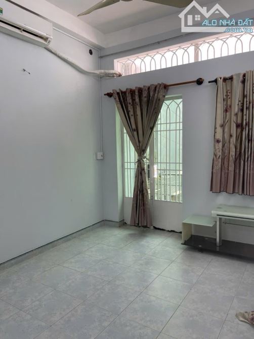 130m2 NHÀ 3 MẶT HẺM chia làm 3 căn - 4 PHÒNG CHDV - DT 30TR - - 1