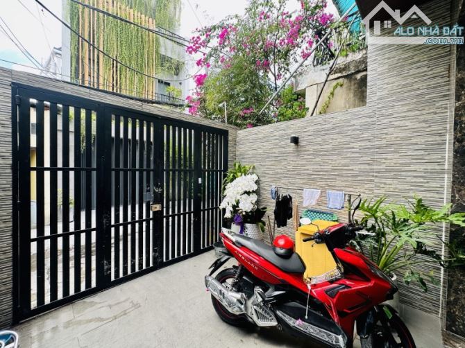 Ô TÔ NGỦ TRONG NHÀ - 4 TẦNG BTCT - 9PN DT 50TR/THÁNG - 4X22M - 11.5 TỶ - 1