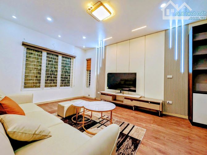 Phố Hà Kế Tấn - Dân xây 6 tầng - Phân Lô - Sát ô tô -Full nội thất -Trước nhà rộng thoáng. - 1