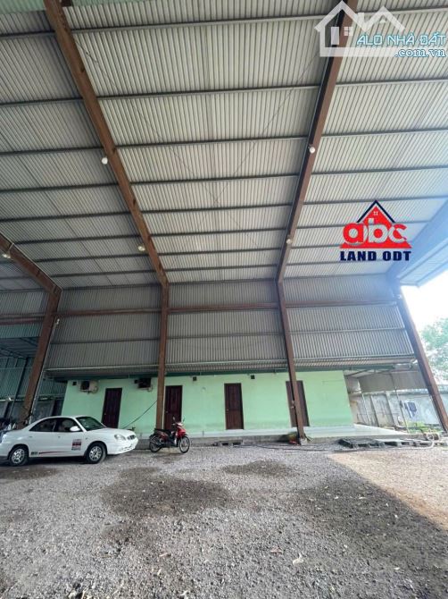 XT102 cho thuê kho mặt tiền kinh doanh. Thuận lợi Showroom - 1