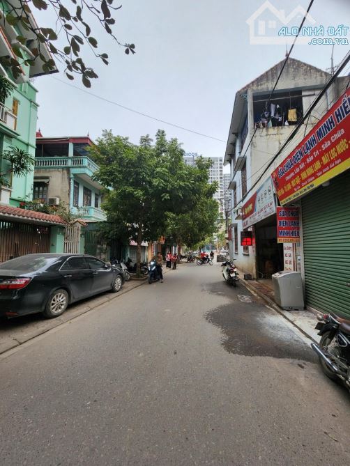 BÁN ĐẤT_ TRÂU QUỲ, GIA LÂM_LÔ GÓC_DT: 45m2 , MT: 4,3m . 8,5 Tỷ - 1