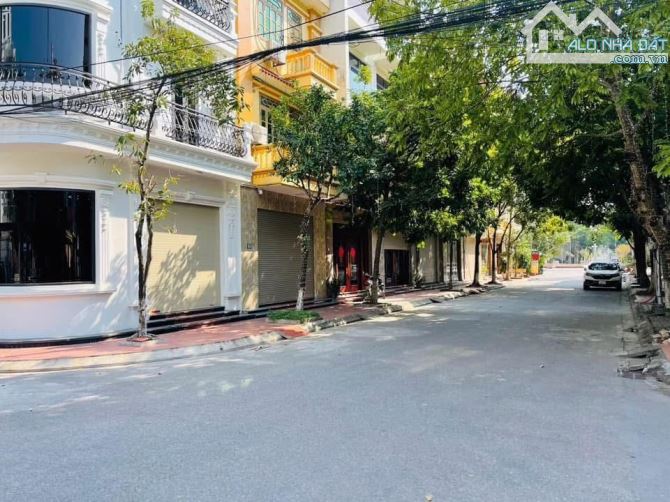 BÁN NHÀ 4 TẦNG KHU ĐÔ THỊ TRẦN HƯNG ĐẠO TP THÁI BÌNH GIÁ 5tỉ xxx lớn - 1