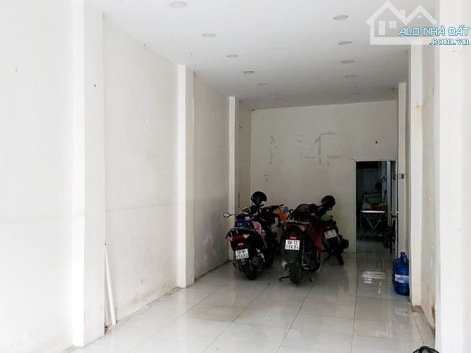 Cho thuê mặt bằng kinh doanh - Mặt tiền Đinh Tiên Hoàng, Q1 - 1