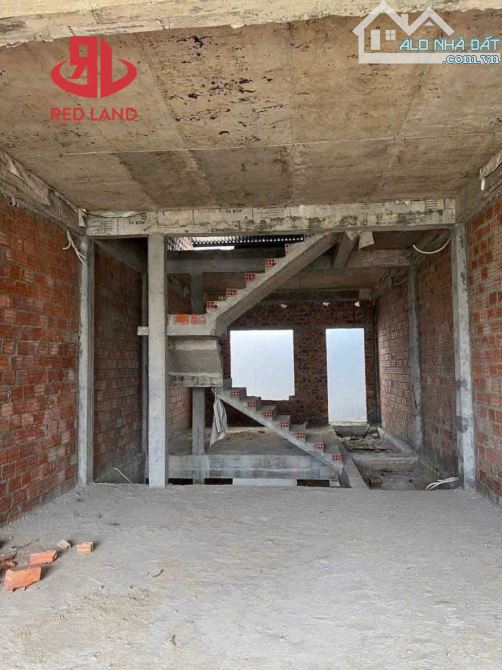 NHÀ THÔ 3 TẦNG VIEW HỒ MÔN - TRỤC CHÍNH 19,5M PHÚ MỸ THƯỢNG - 1