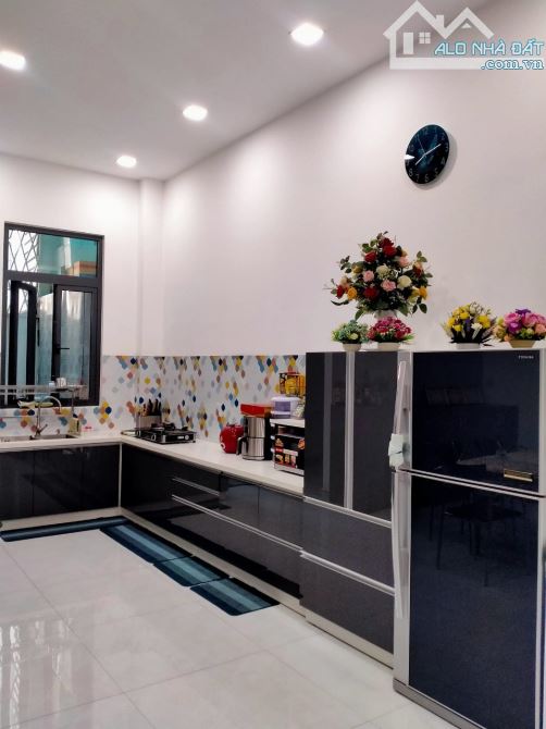 CHDV HXH LÊ VĂN THỌ -P11, 6m x 22m , 3 LẦU ,17 PHÒNG , ĐCT : 60TR/THÁNG, GIÁ : 12.8TY - 1