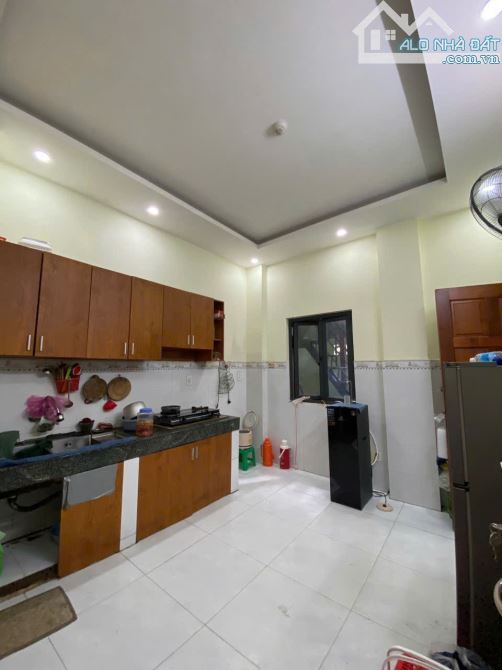 Bán Khách Sạn Lò Lu Thu Nhập 130 Triệu/Tháng,Quận 9 - 1