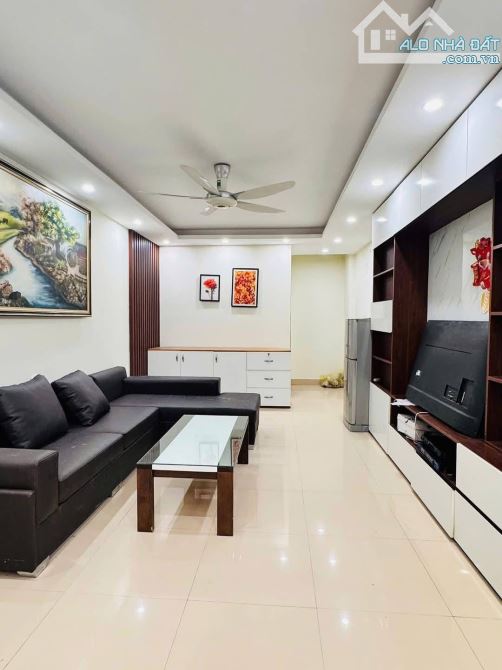 8,2 TỶ-  SIÊU PHẨM-LÊ QUANG ĐẠO-DT 49m-5 TẦNG-MT 3,8m-DÂN XÂY - 15M O TÔ - 2 THOÁNG - 1