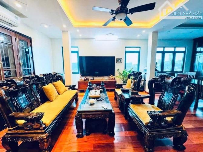 PHÂN LÔ PHỐ 8/3 - HAI BÀ TRƯNG - GARA - THANG MÁY - Ô TÔ TRÁNH - 83M X 7 TẦNG - MT 7.5M - 1