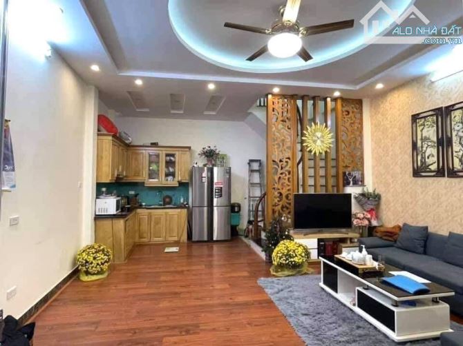 Bán Nhà Nghi Tàm 96m2, Hàng Xóm Khu Nhà Giàu Tây Hồ, 5 Tầng 2 Thoáng Sáng 19.9 Tỷ - 1
