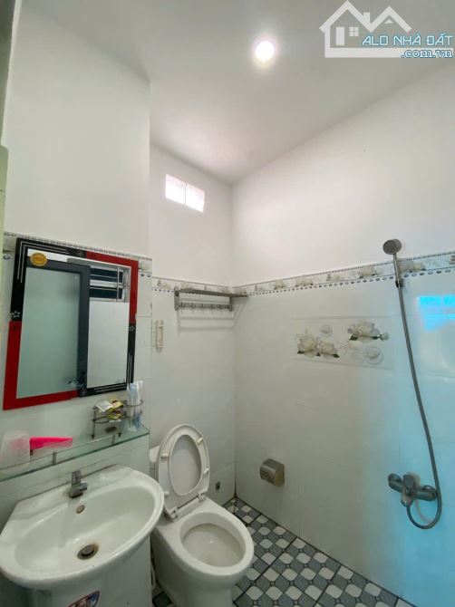 Bán Khách Sạn Lò Lu Thu Nhập 130 Triệu/Tháng,Quận 9 - 14