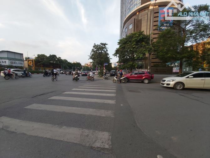 Bán nhà MP Nguyễn Thị Định, 180m2, MT 11m, 65 tỷ, xây Building quá tuyệt vời - 1