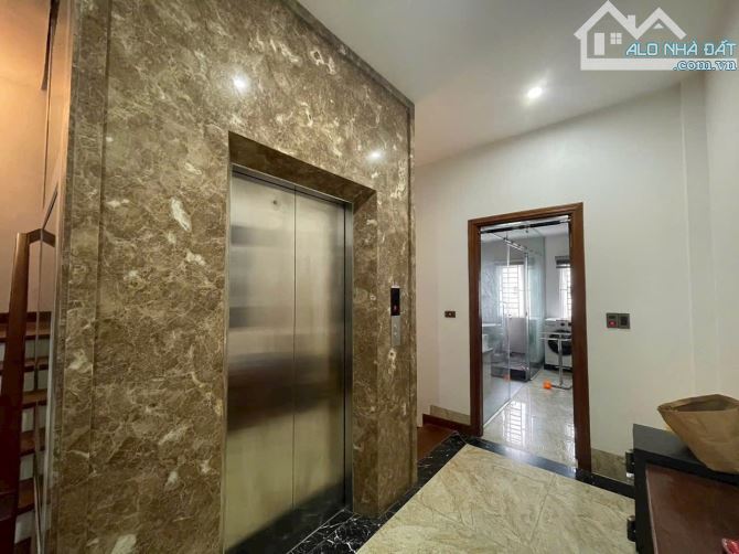 BÁN GẤP VĂN PHÒNG HIM LAM VẠN PHÚC 76 M2 6 TẦNG Ô CHỜ THANG MÁY