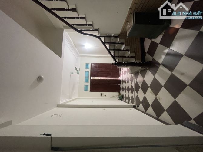 Bán nhà Tân Mai , ngõ thông , ô tô đỗ cửa , ô chờ thang máy , dt 45m x 5T x 8,5 tỷ - 2