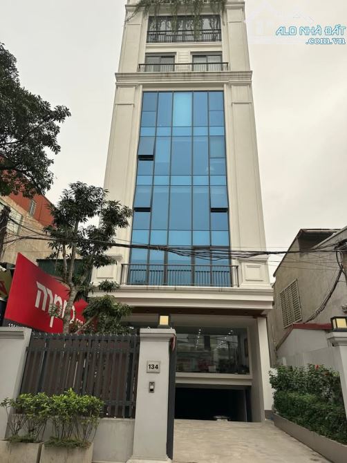 Bán toà Building mặt phố Nguyễn Hoàng Tôn. Tây Hồ DT 245m x 10T. Mặt tiền 8m - 2