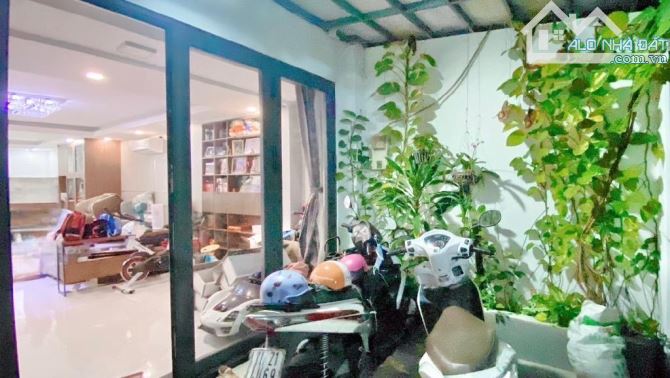 BÁN NHÀ HẺM TRẦN XUÂN SOẠN - TÂN HƯNG - 103M2 ĐẸP LỘNG LẪY - CHỈ HƠN 9 TỶ - 2