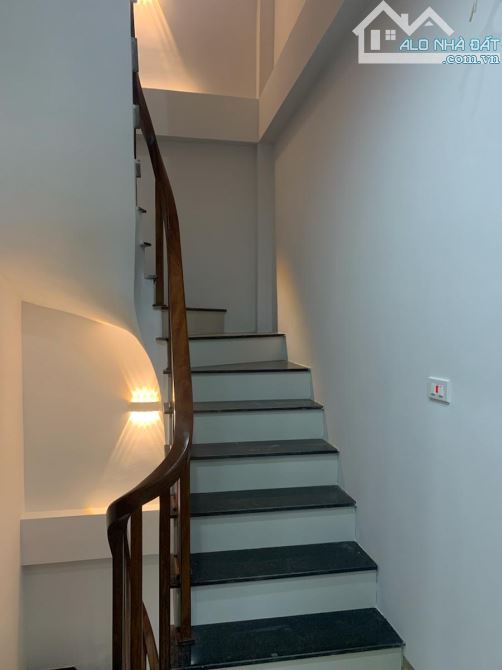 Nhà Đẹp! Nhà 5 tầng,ô tô dừng đỗ, thông các ngả ngay vành đai 3.5, ngã tư Nhổn, Hơn 5 tỷ - 2