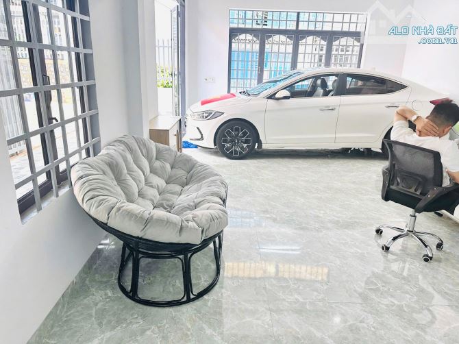 Bán nhà trung tâm phố giá rẻ hơn vùng ven - 2