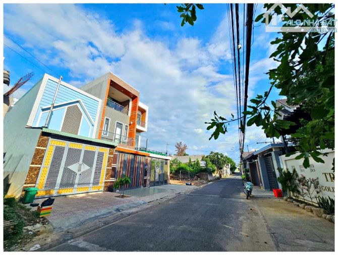 Bán Lô Góc 2 Mặt Tiền Kinh Doanh Buôn Bán gần Nhà Thờ Lộc Lâm, Uỷ Ban Phường Hố Nai - 2
