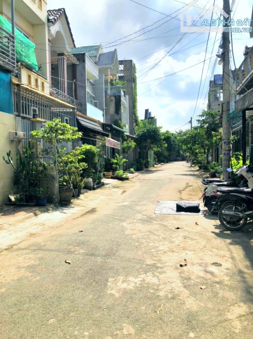 Đất Bà Điểm Hóc Môn GIÁ NGỘP chỉ 1tỷ1 diện tích 100m2 - Đất Thổ Cư - 2