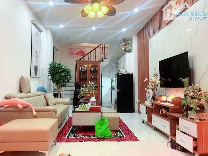 BÁN NHÀ ĐẸP PHÚC LỢI.LONG BIÊN, NGÕ Ô TÔ QUA , 36M x5 TẦNG Ở LUÔN, NỞ HẬU, HƠN 5 TỶ - 2