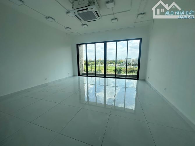 Cần cho thuê Shophouse mới 4,5 tầng Siêu Vip Khu Đô Thị Sala Quân 2 - 2