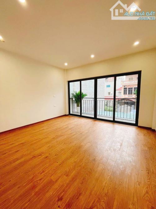 Cần bán nhà Ngọc Thụy 72m 5 tầng thang máy ngõ ô tô 12 tỷ còn thương lượng - 2