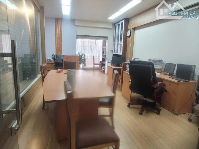 NHÀ ĐẸP 4 TẦNG CÓ HẦM XE VÀ THANG MÁY - 90M2 - 5x18 - NGAY LÊ TRỌNG TẤN - TÂY THẠNH - 2