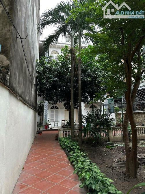 Nguyên căn sân vườn Đội Cấn rộng 200m2x3T MT10m đủ loại mô hình, mới xây sửa chưa đến 38tr - 2