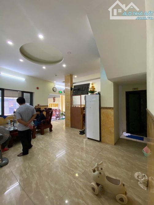 Bán Khách Sạn Lò Lu Thu Nhập 130 Triệu/Tháng,Quận 9 - 2