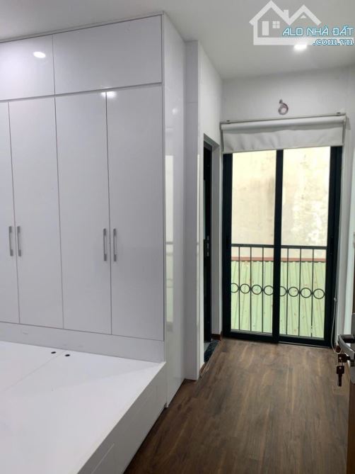 BÁN NHÀ ĐẸP Ở NGAY NGÕ TOÀN THẮNG, PHỐ KHÂM THIÊN. DT 50M2, XÂY 5 TẦNG. GIÁ CHỦ CHÀO 10 TỶ - 2