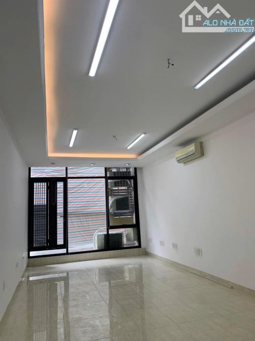 MẶT NGÕ KINH DOANH PHỐ HOÀNG CẦU 46m 5T MT 4.5m VỈA HÈ, 2 THOÁNG Ô TÔ TRÁNH ĐỖ, GIÁ 18 TỶ - 2