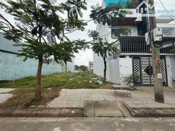 MẶT TIỀN HÀ VĂN CHÚC VIEW KÊNH THOÁNG MÁT, bàu vá, TP Huế.  💰 Giá chỉ: 3.3xx TỶ _________ - 2