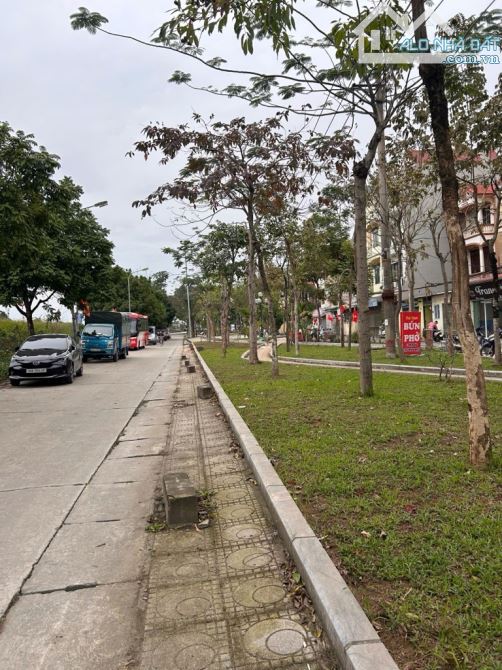 đất Giang Biên 30m2, ô tô tải vào tận nơi, hàng xóm biệt thự, giá 3.5 tỷ - 2